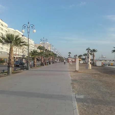 Direct Castella Apartament Larnaca