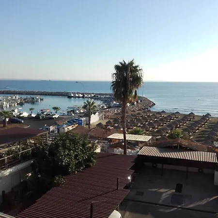 Direct Castella Apartament Larnaca
