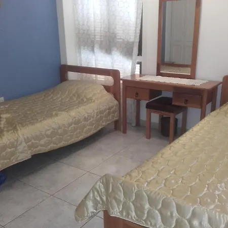 Direct Castella Apartament Larnaca